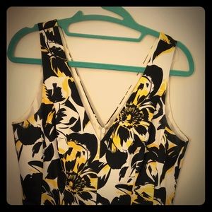 V- neck sleeveless dress